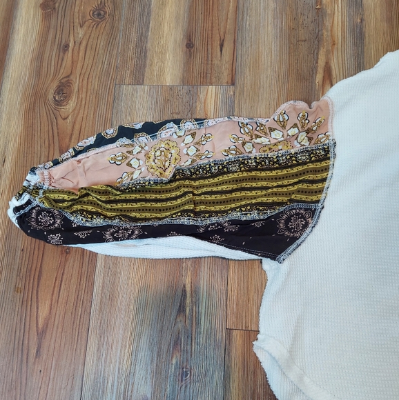 Free People Ivory "Blossom" Thermal Size M - Picture 4 of 5